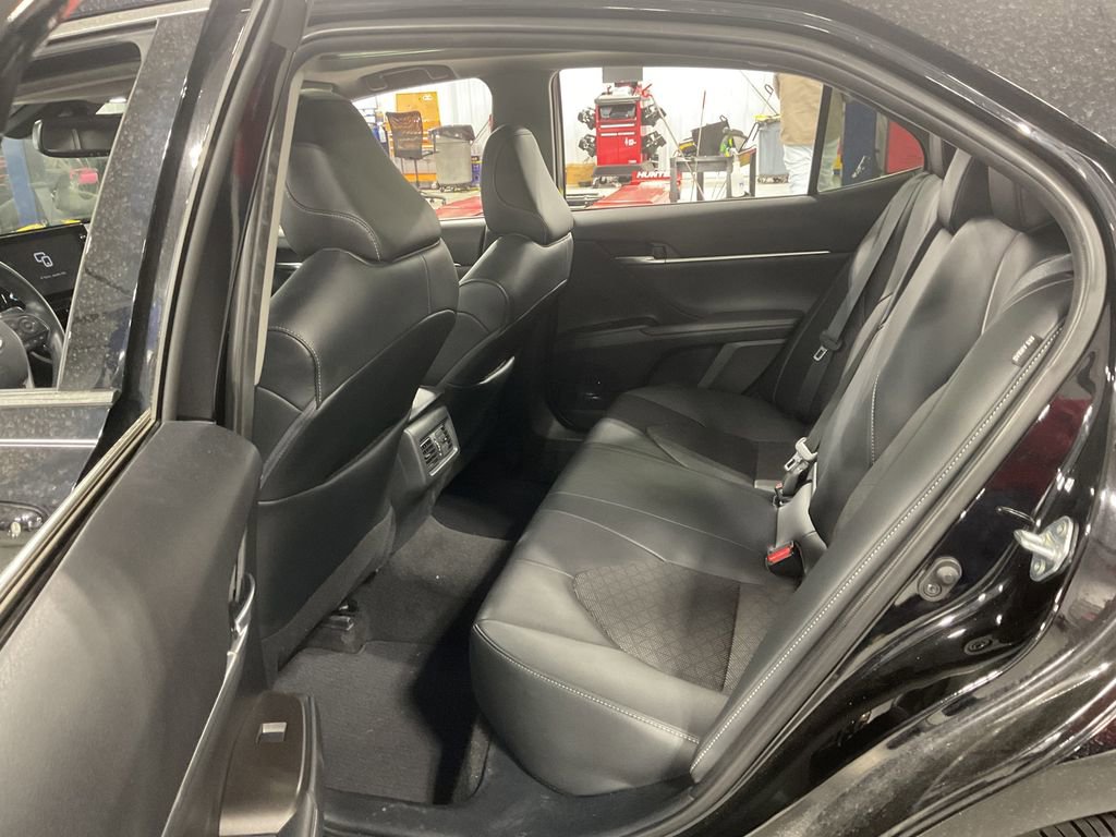 Used 2022 Toyota Camry XSE image 10