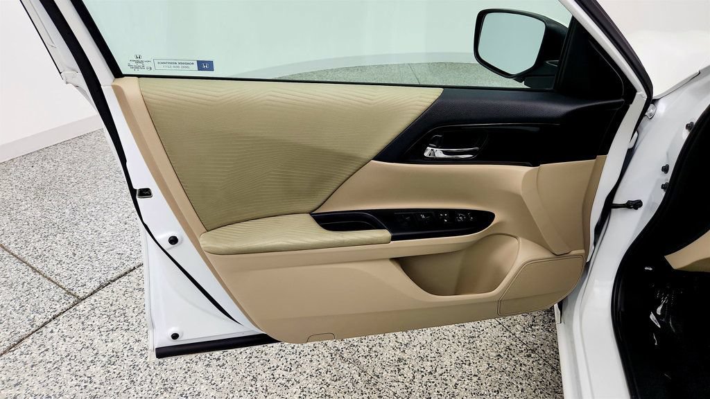 Used 2017 Honda Accord LX image 10