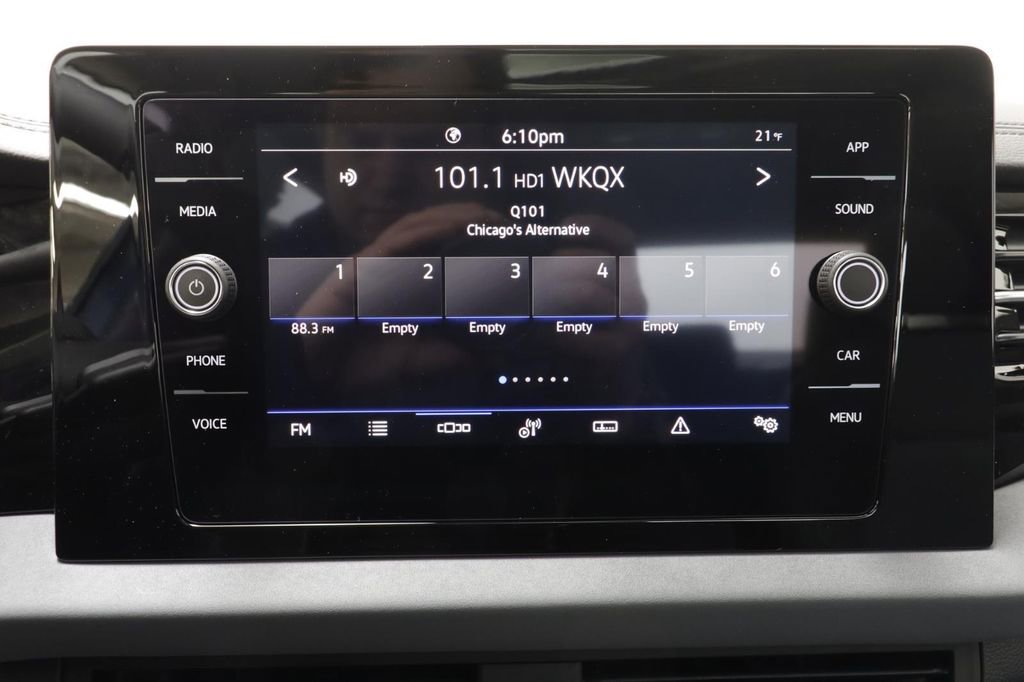 New 2026 Volkswagen Jetta SE FWD image 10
