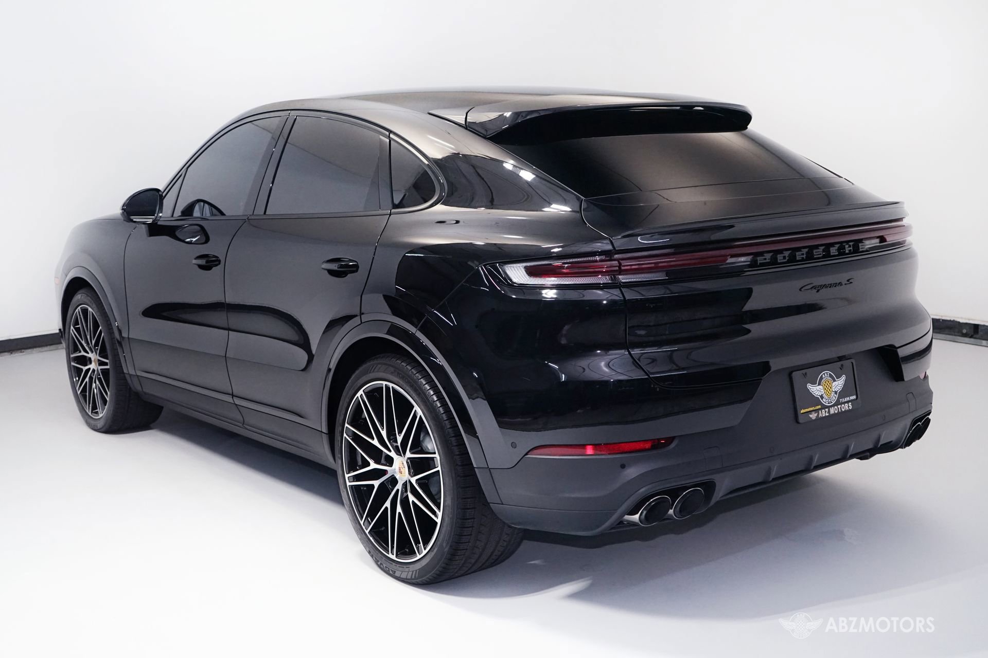Used 2024 Porsche Cayenne S image 6