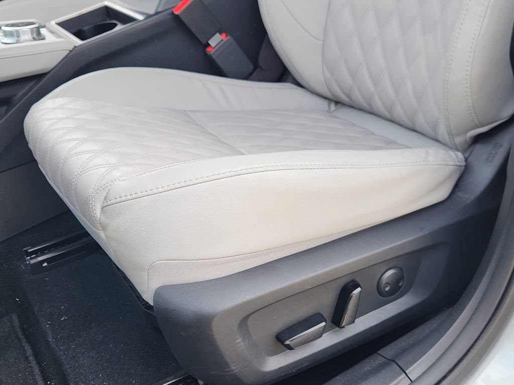 Used 2024 Mitsubishi Outlander SEL FWD image 19