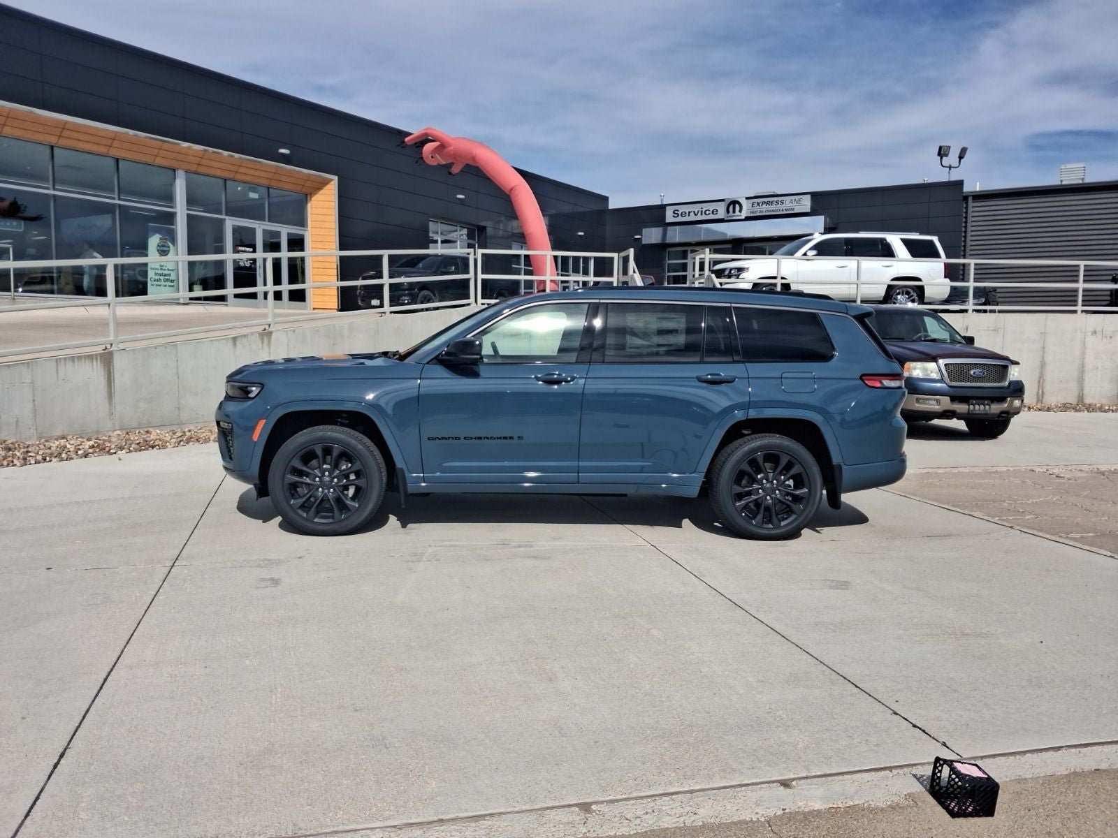 New 2026 Jeep Grand Cherokee L Limited AWD/4WD image 2