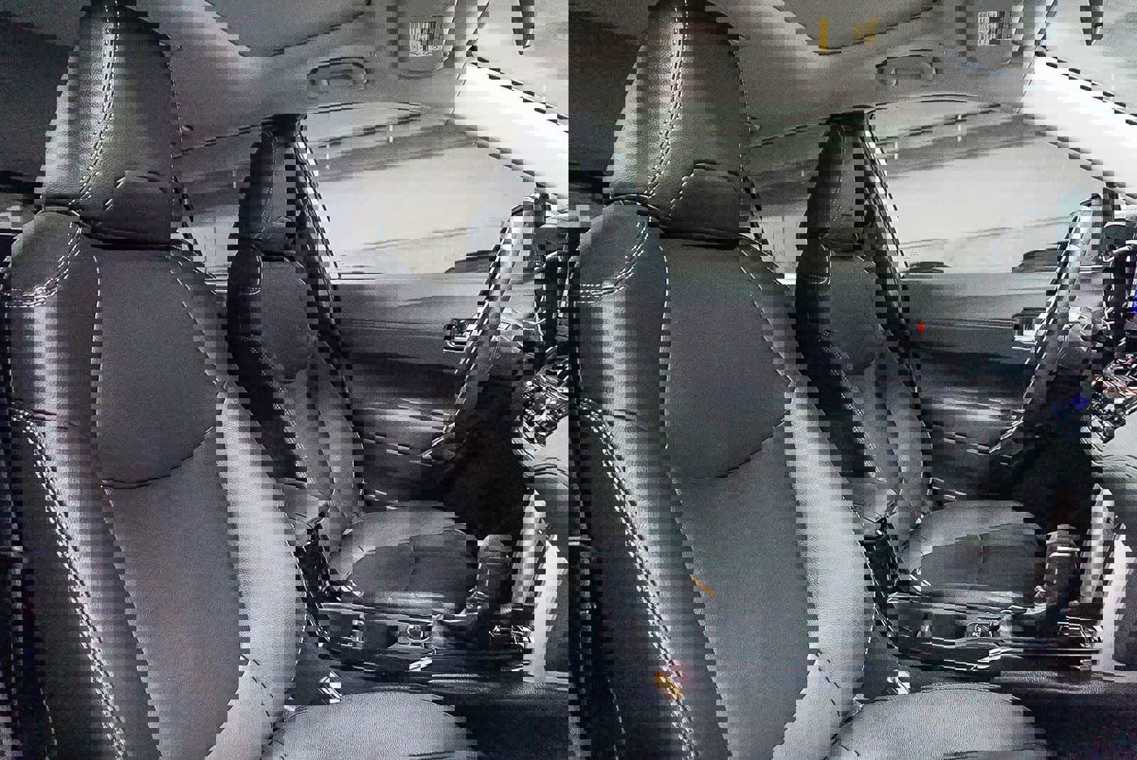 Certified 2023 Toyota Corolla Cross XLE w/ Convenience Package FWD image 19