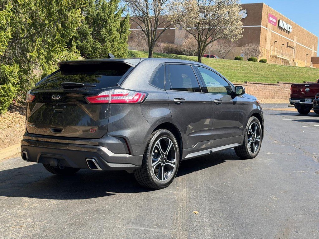 Used 2020 Ford Edge ST w/ Equipment Group 401A image 3