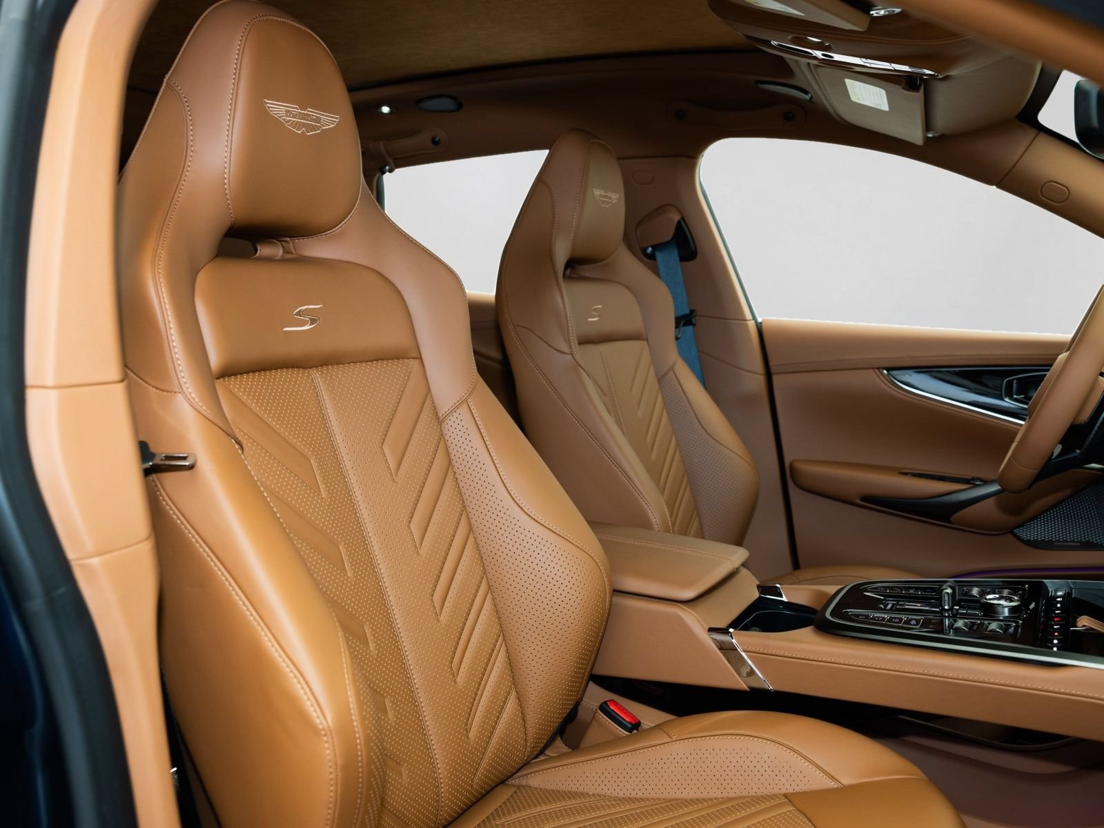 New 2026 Aston Martin DBX S AWD/4WD image 5