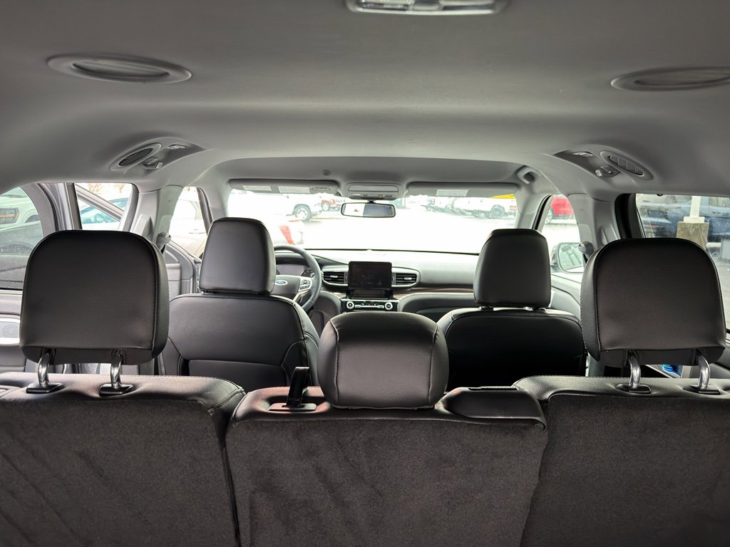 Used 2023 Ford Explorer Limited image 12