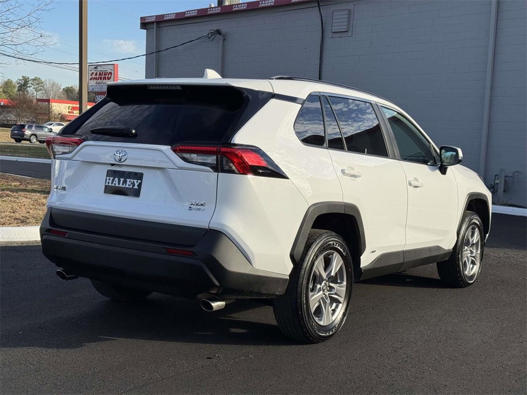 Used 2025 Toyota RAV4 XLE image 20