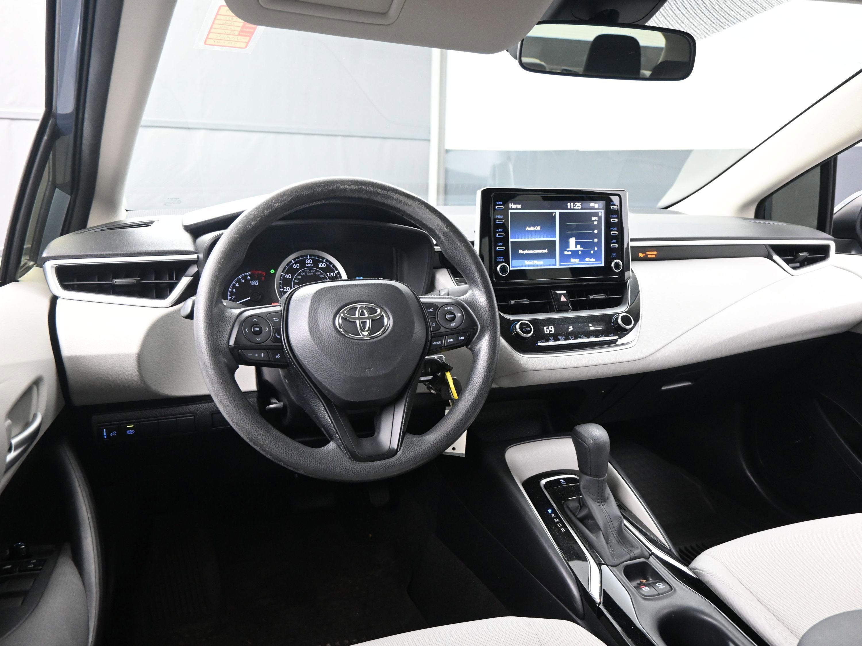 Used 2020 Toyota Corolla LE image 19