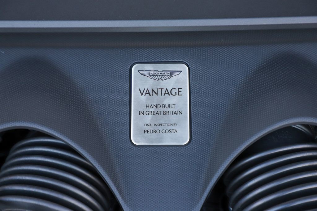 Used 2025 Aston Martin V8 Vantage Coupe image 12