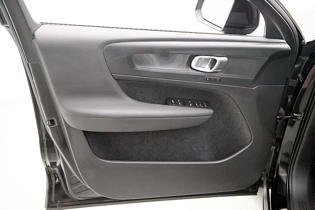 Certified 2023 Volvo XC40 Recharge Plus w/ Protection Package Premier AWD/4WD image 10