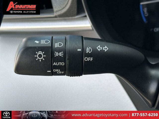 Used 2025 Toyota Sienna XLE FWD image 27