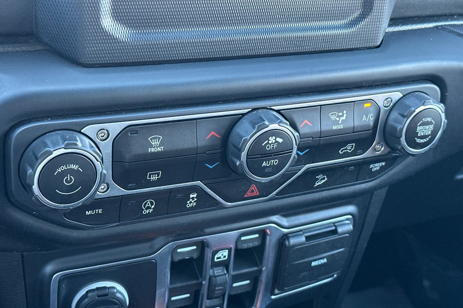 Used 2020 Jeep Wrangler Unlimited Rubicon w/ Quick Order Package 28Y Recon image 21