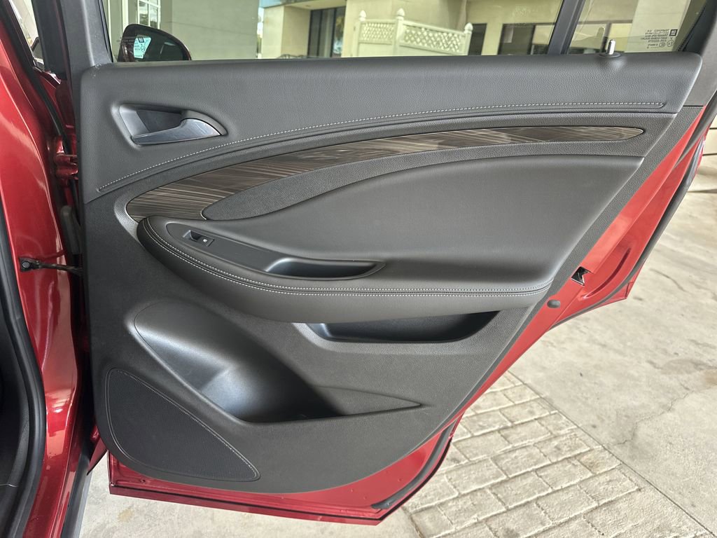 Used 2019 Buick Envision Essence image 33