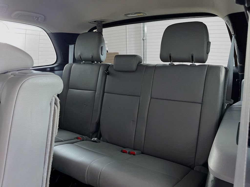 Used 2019 Toyota Sequoia SR5 AWD/4WD image 33