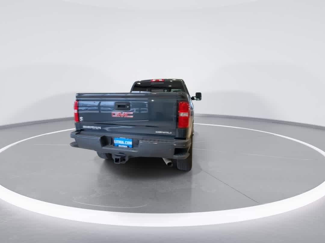 Used 2019 GMC Sierra 2500 Denali w/ Suspension Package, Off-Road AWD/4WD image 8