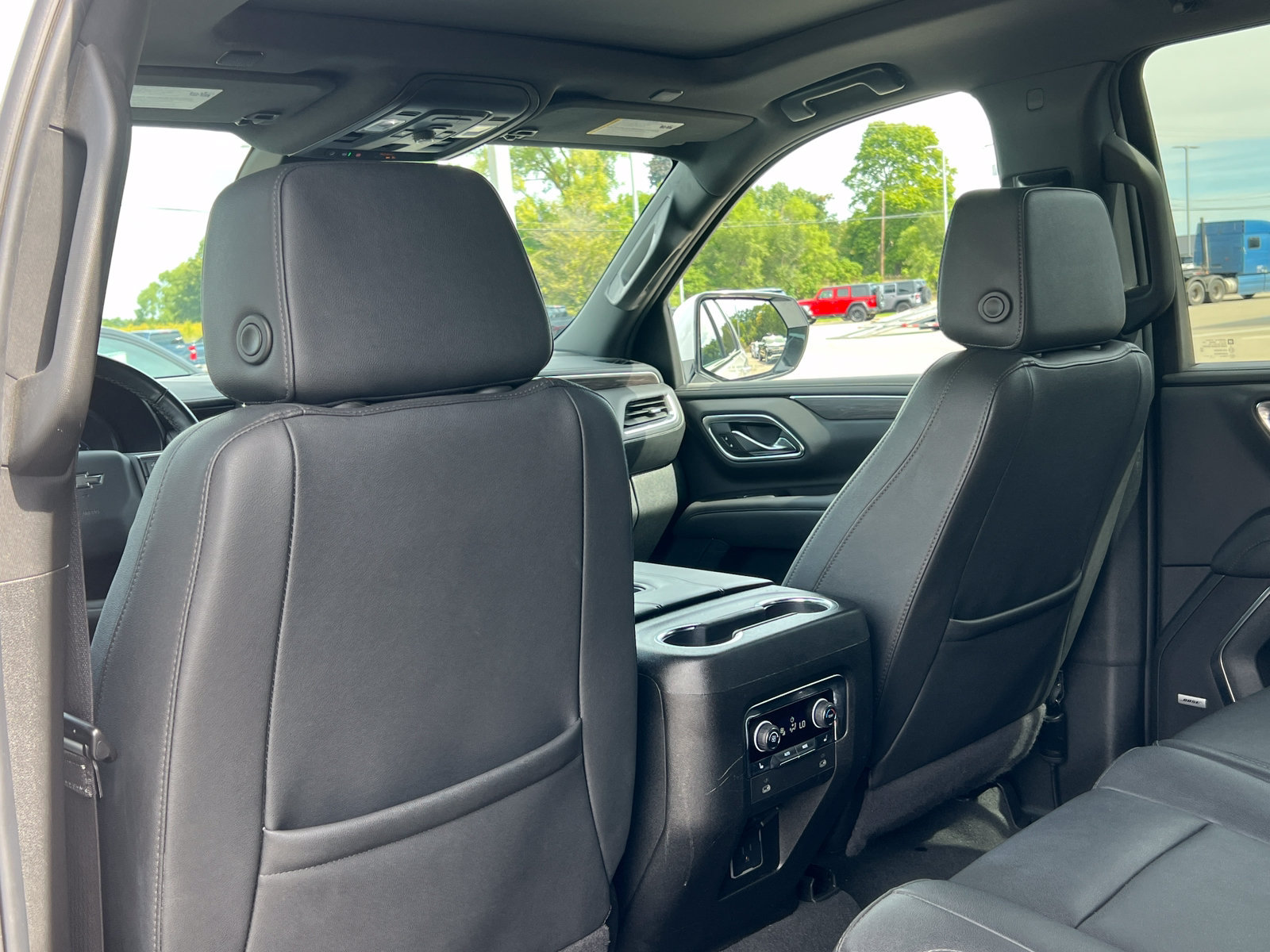 Certified 2024 Chevrolet Suburban Z71 w/ Off-Road Capability Package AWD/4WD image 44