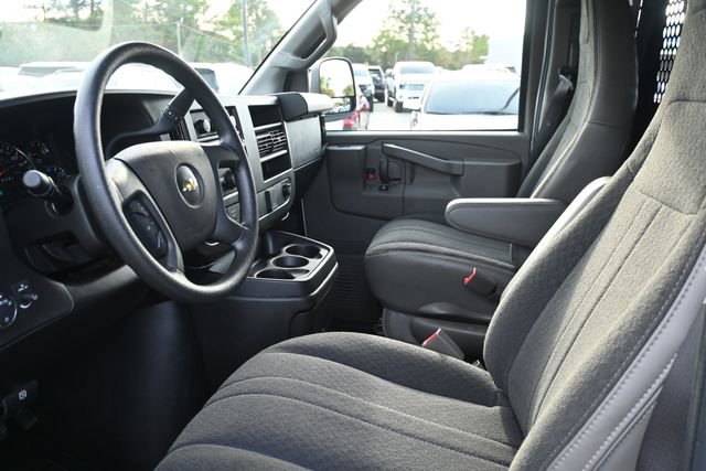 Used 2024 Chevrolet Express 2500 w/ Driver Convenience Package image 9