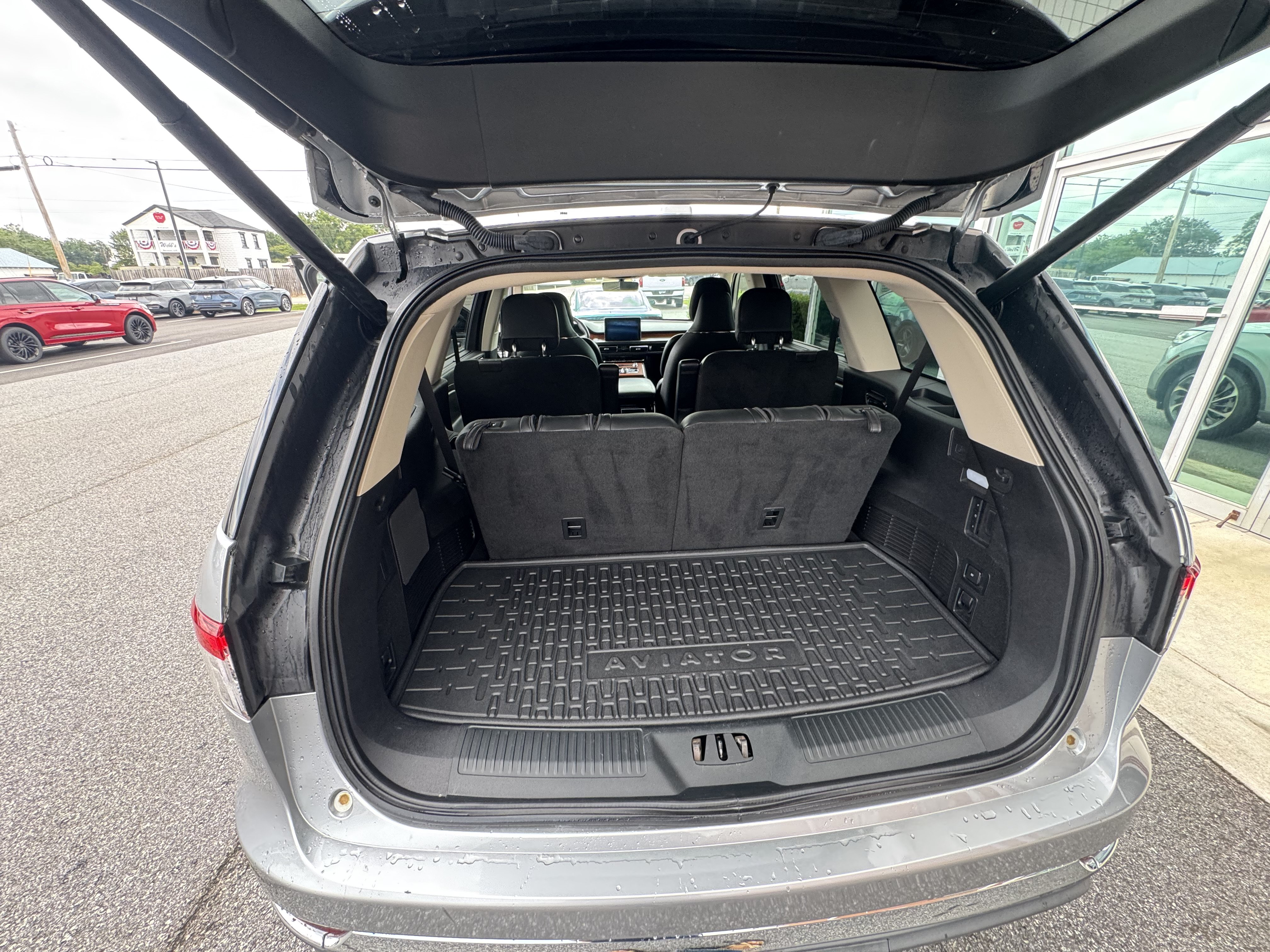 Used 2020 Lincoln Aviator Reserve w/ Equipment Group 202A AWD/4WD image 10