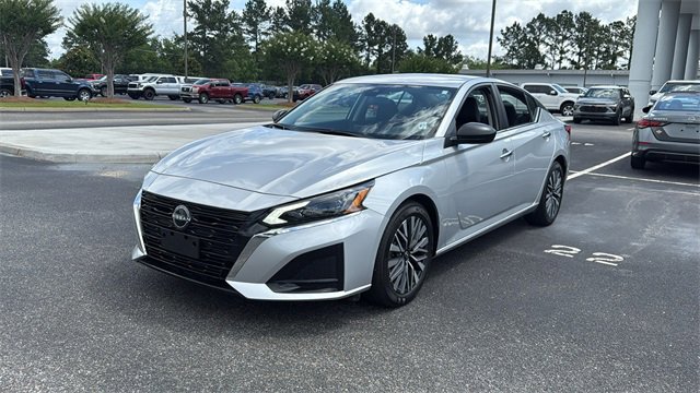 Used 2024 Nissan Altima 2.5 SV image 3
