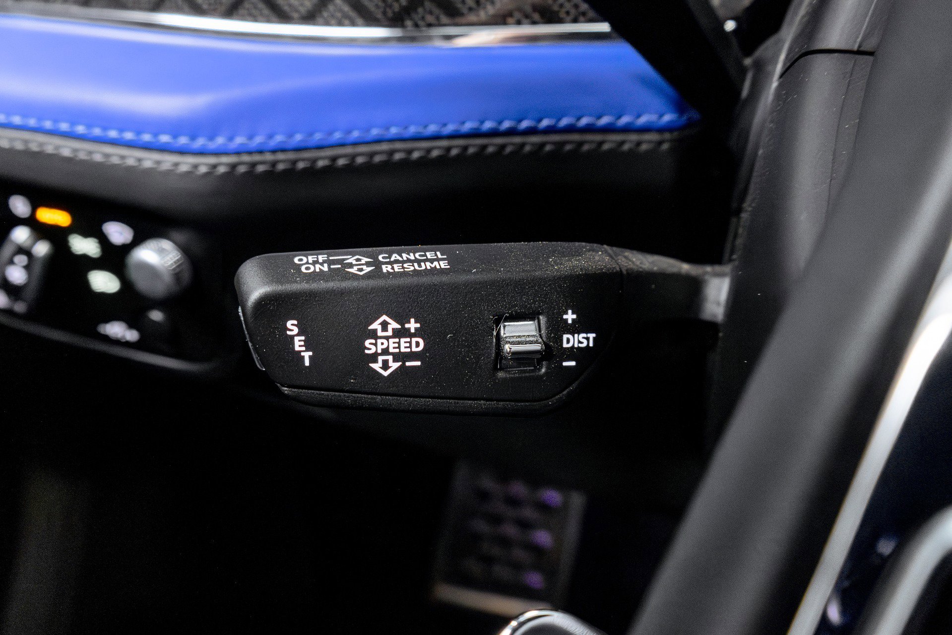 Used 2020 Bentley Bentayga Design Series image 54