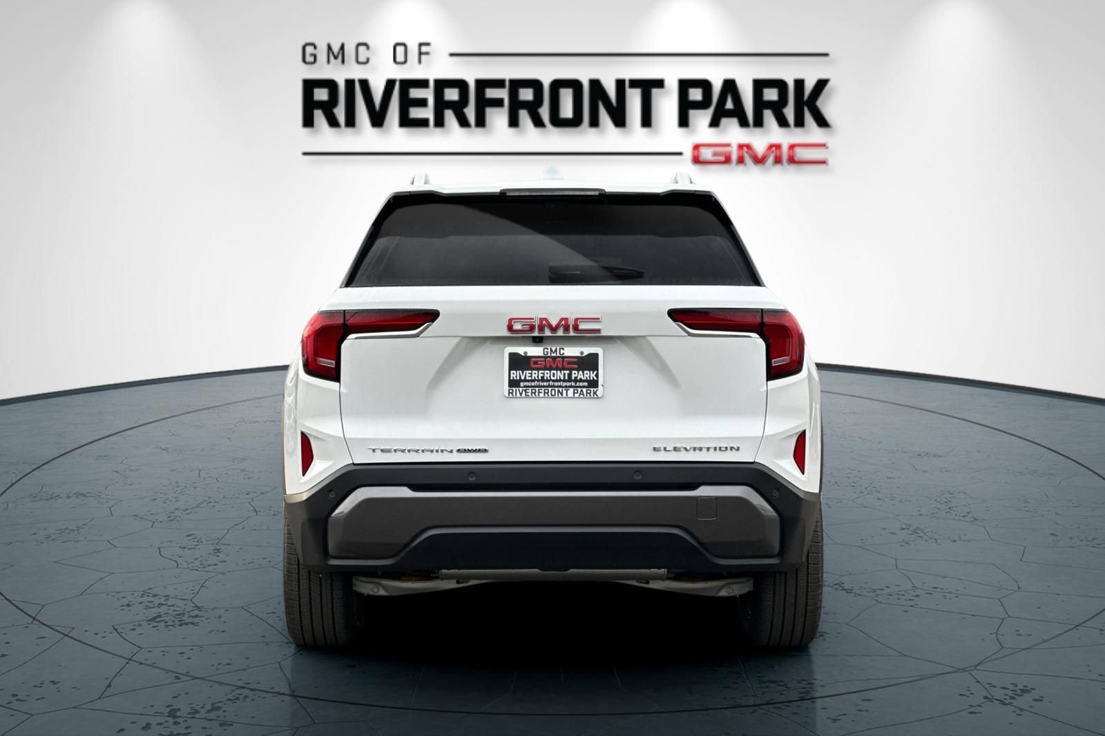 New 2026 GMC Terrain Elevation w/ Elevation Premium Package AWD/4WD image 4
