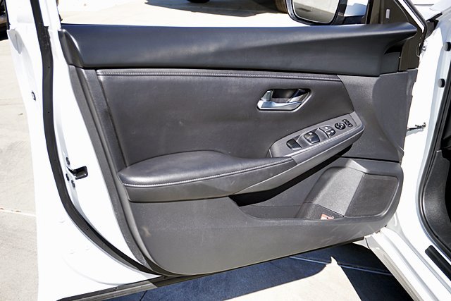 Used 2024 Nissan Sentra SV FWD image 31