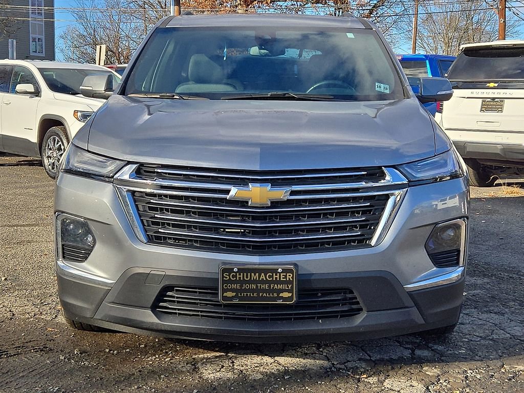 Used 2023 Chevrolet Traverse LT image 2