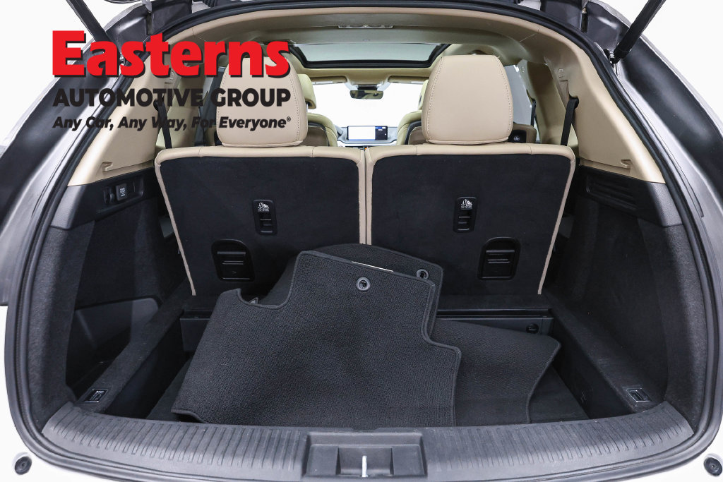 Used 2023 Acura MDX w/ Technology Package AWD/4WD image 11