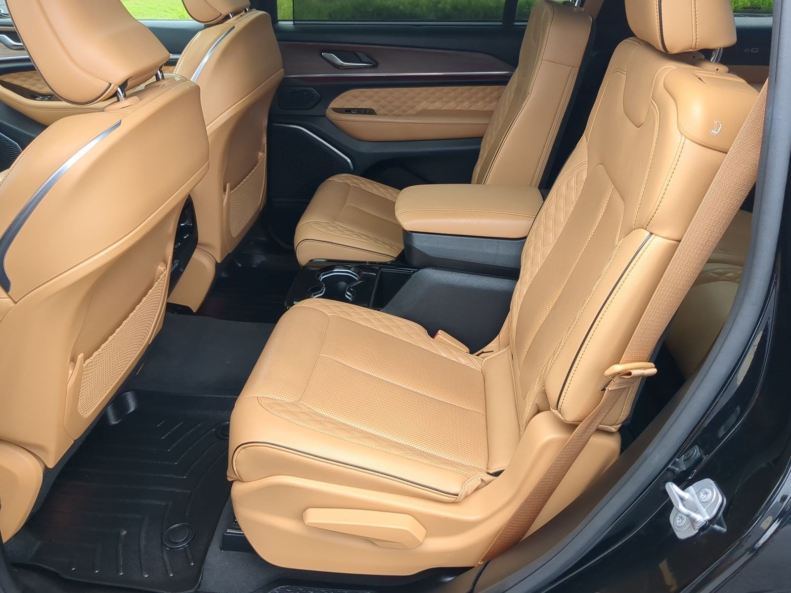 Used 2022 Jeep Grand Cherokee L Summit w/ Luxury Tech Group V AWD/4WD image 32
