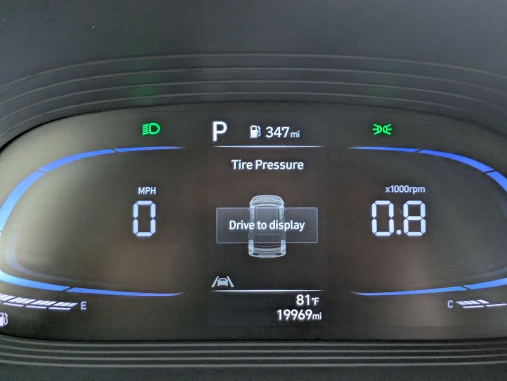 Used 2025 Hyundai Venue SEL FWD image 16