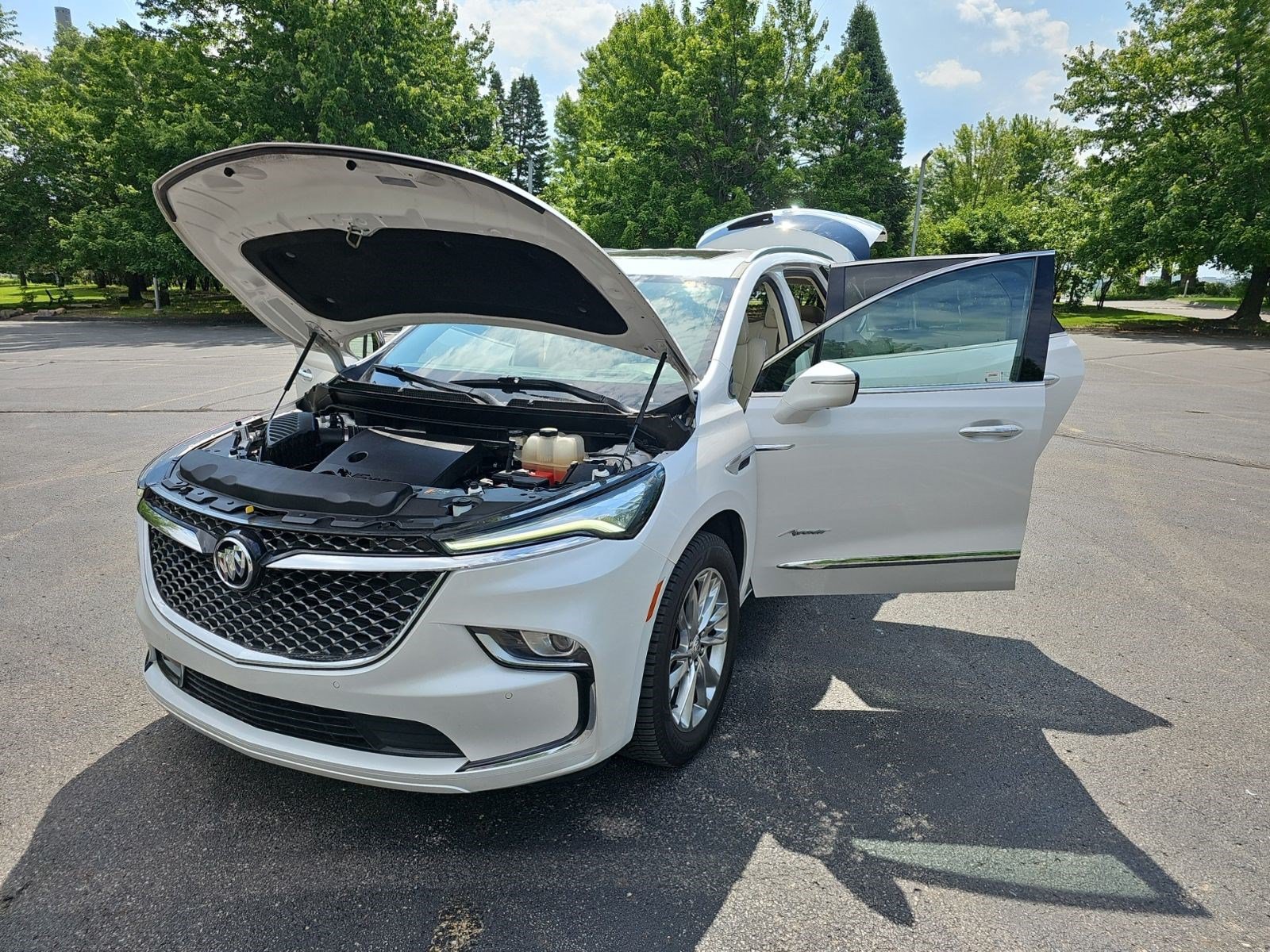 Used 2023 Buick Enclave Avenir w/ Trailering Package, 5000 lbs. AWD/4WD image 26