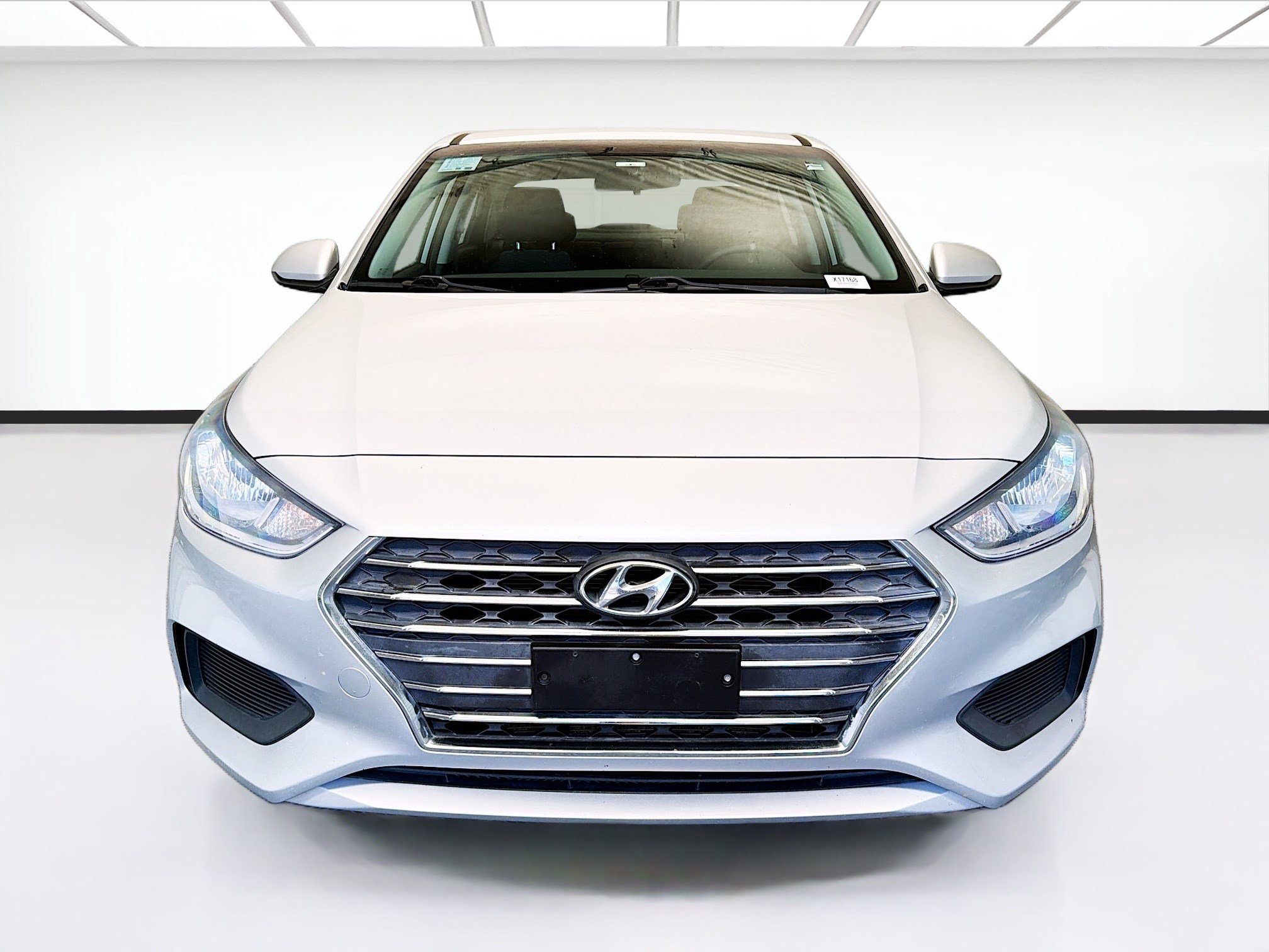 Used 2019 Hyundai Accent SE FWD image 2