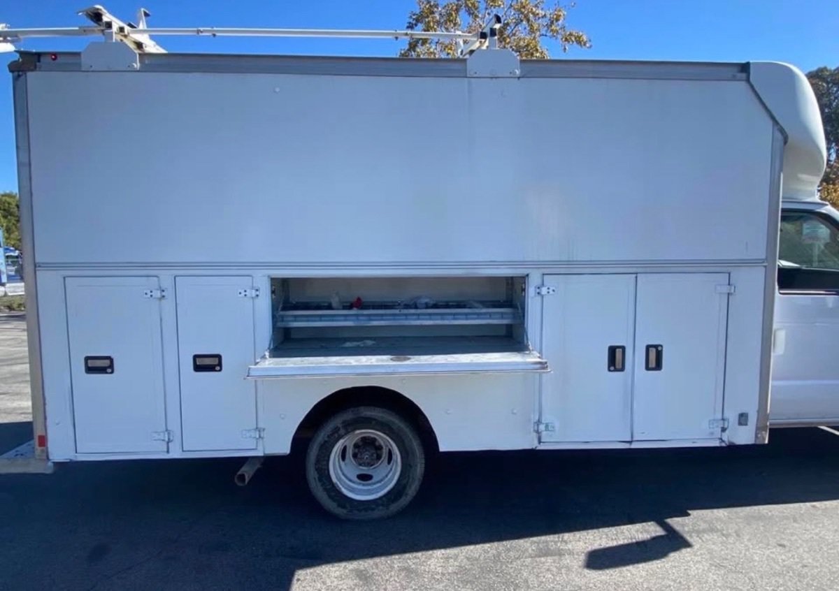 Used 2013 Ford E-450 and Econoline 450 Super Duty w/ PWR Locks & Windows Group RWD image 9