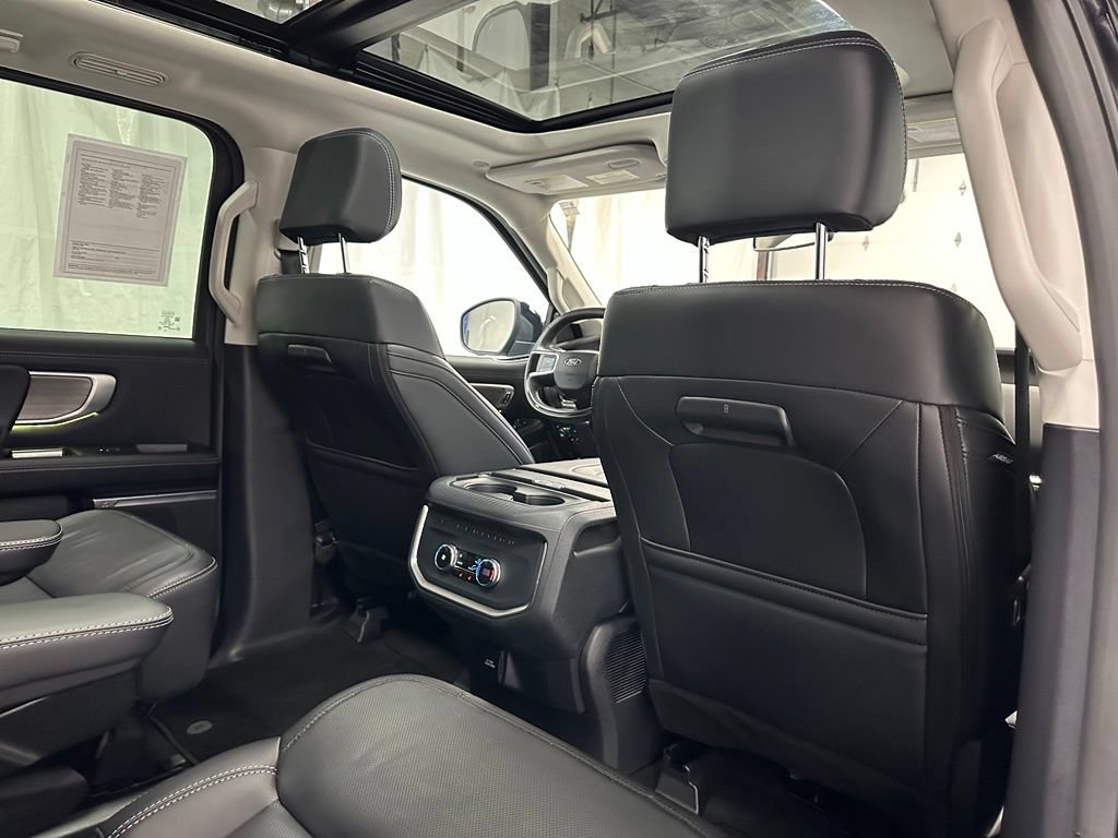 Used 2025 Ford Expedition Platinum AWD/4WD image 54