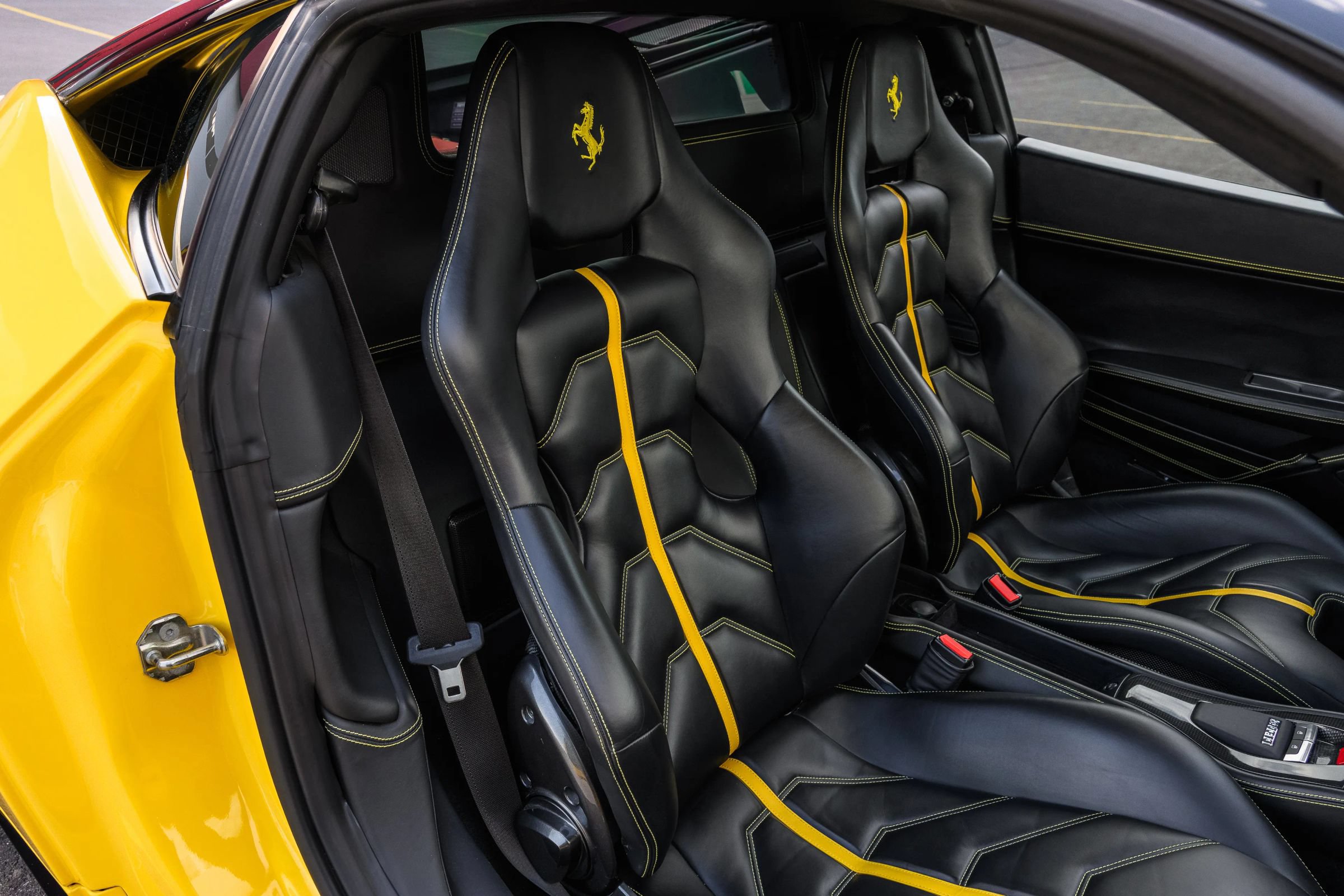 Used 2010 Ferrari 458 Italia Coupe RWD image 34