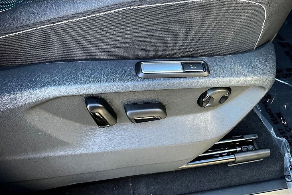 New 2026 Volkswagen Atlas Cross Sport SEL Premium R-Line AWD/4WD image 28