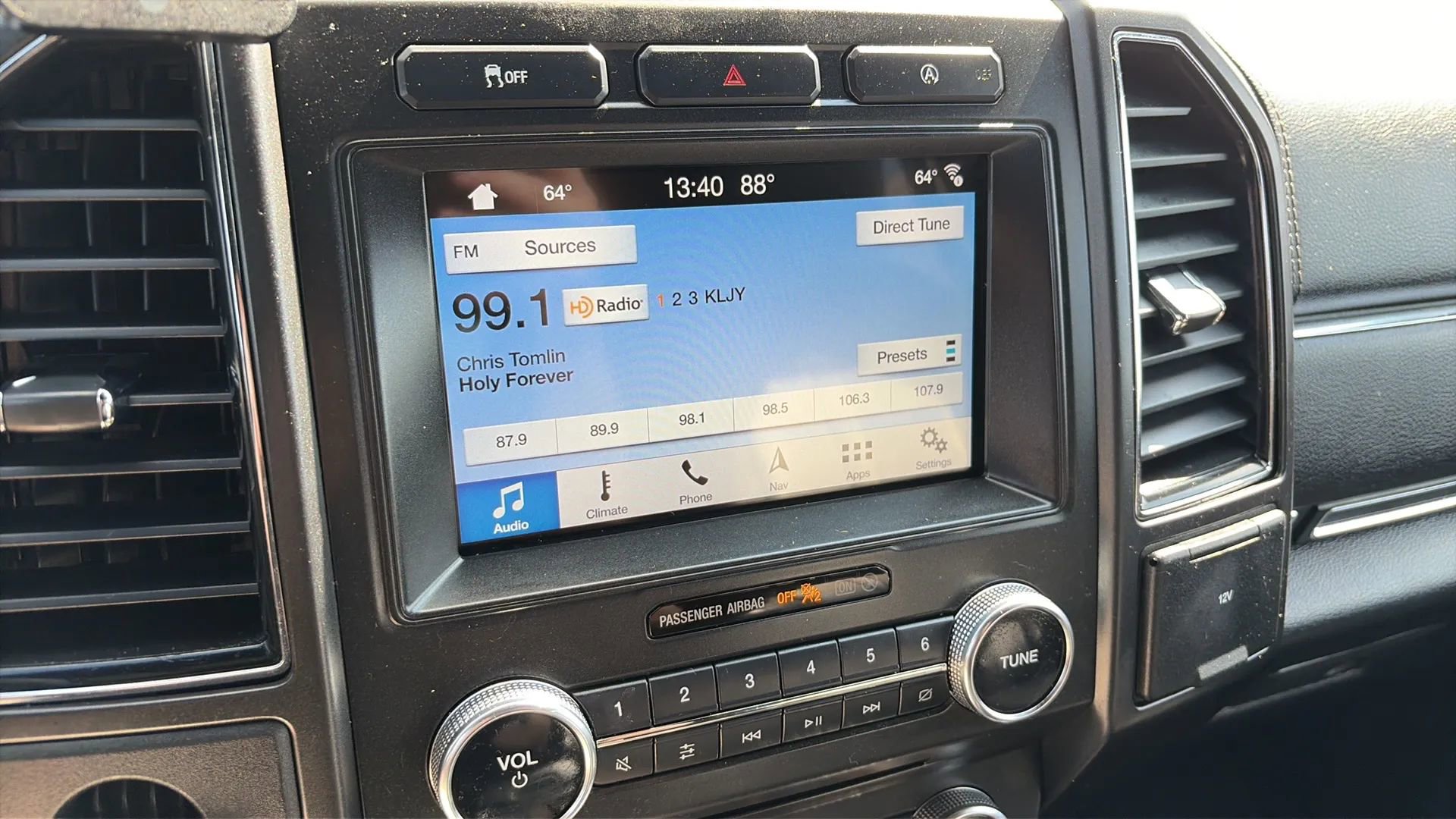 Used 2018 Ford Expedition Limited image 28