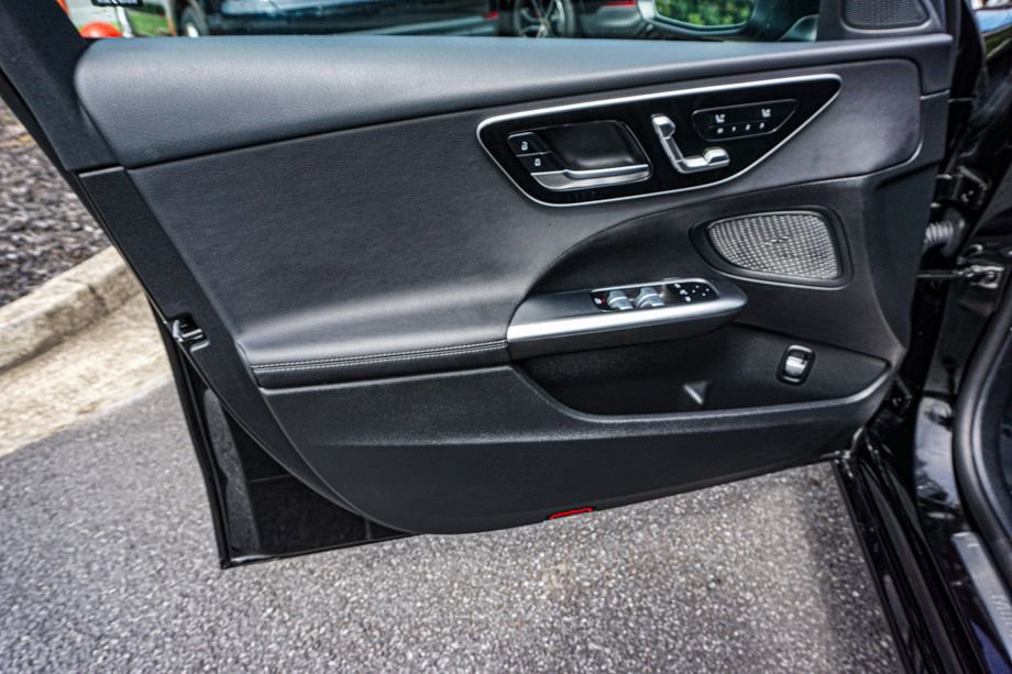 Used 2025 Mercedes-Benz C 300 Sedan image 43