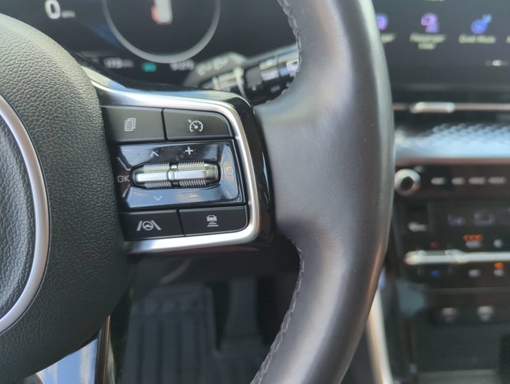 Used 2023 Kia Carnival SX Prestige FWD image 23