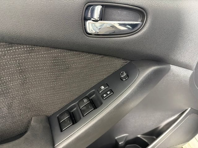 Used 2011 Nissan Altima 2.5 S FWD image 14