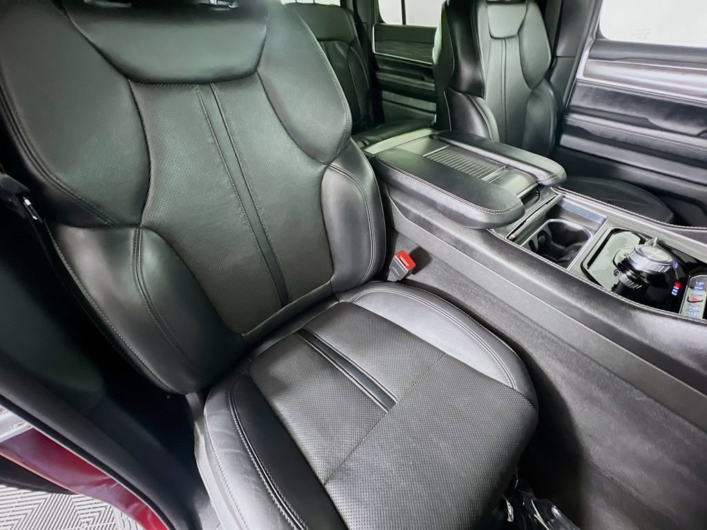 Used 2023 Jeep Wagoneer Series II AWD/4WD image 30