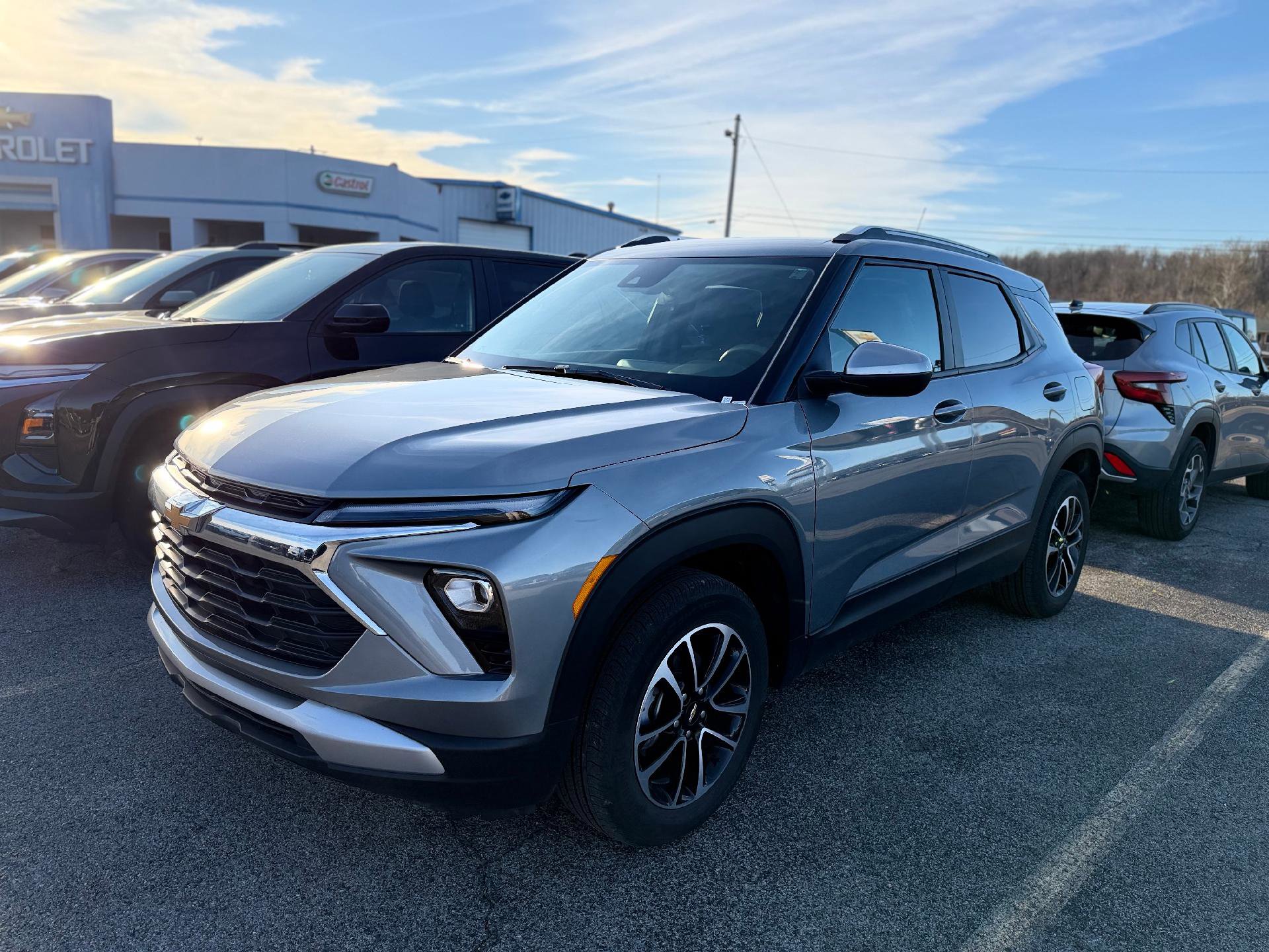 Used 2025 Chevrolet TrailBlazer LT w/ Driver Confidence Package image 6