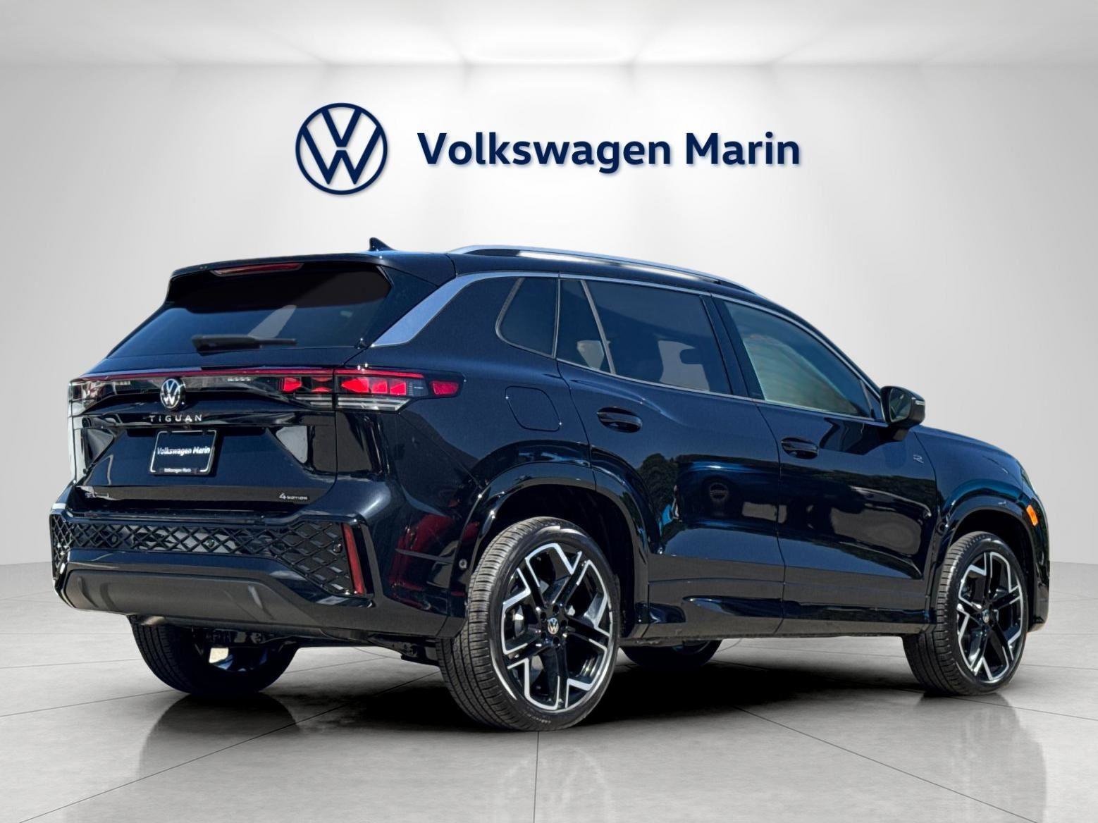 New 2026 Volkswagen Tiguan SEL R-Line AWD/4WD image 5