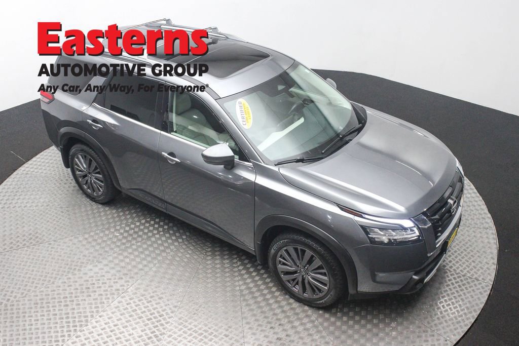 Used 2023 Nissan Pathfinder SL w/ SL Premium Package image 3