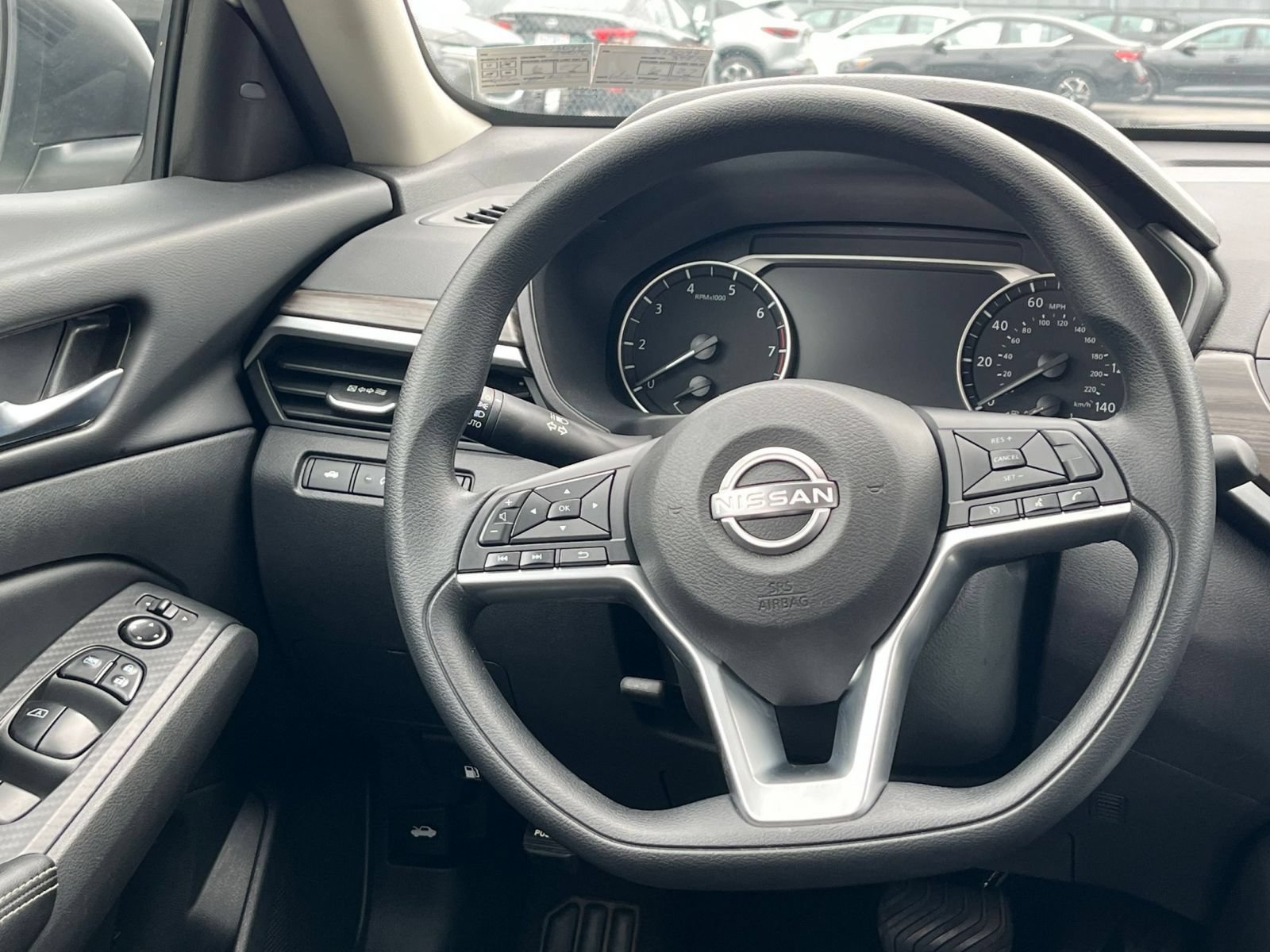 Used 2025 Nissan Altima 2.5 SV FWD image 29