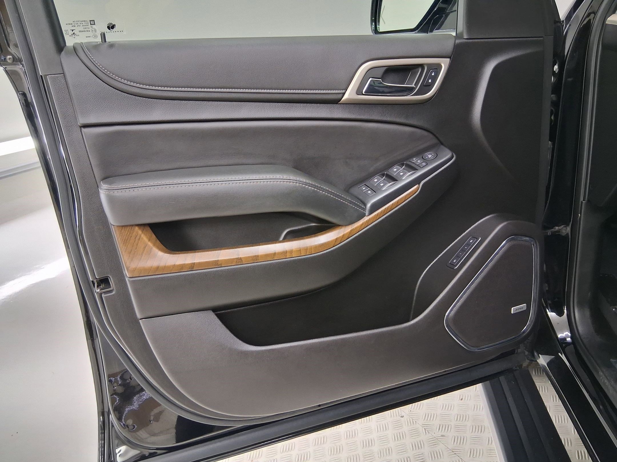 Used 2019 GMC Yukon XL Denali w/ Denali Ultimate Package image 23