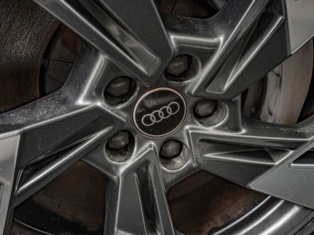 Used 2021 Audi e-tron Premium w/ Convenience Plus Package AWD/4WD image 8