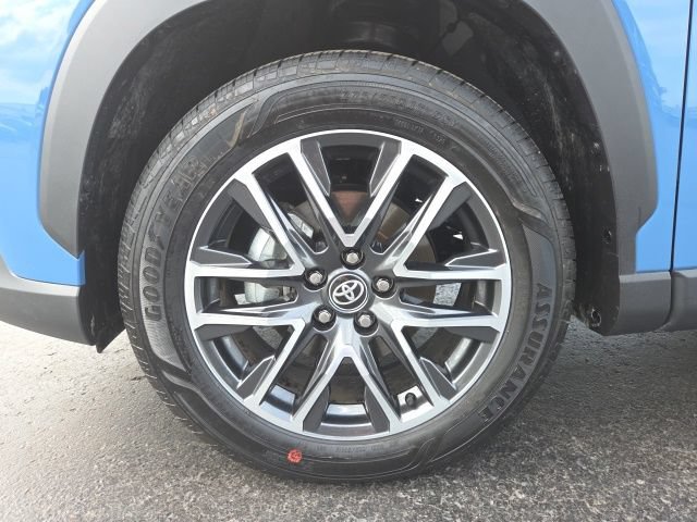 Used 2026 Toyota Corolla Cross XLE FWD image 25