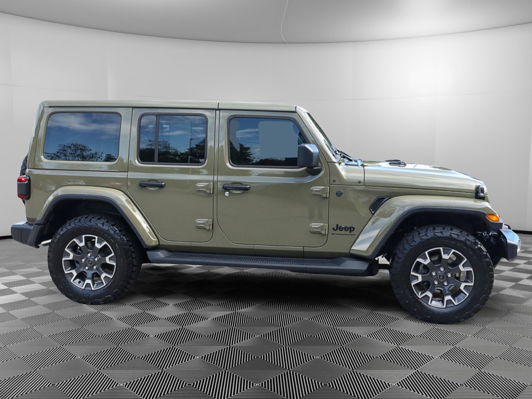 Used 2026 Jeep Wrangler Unlimited Sahara AWD/4WD image 8