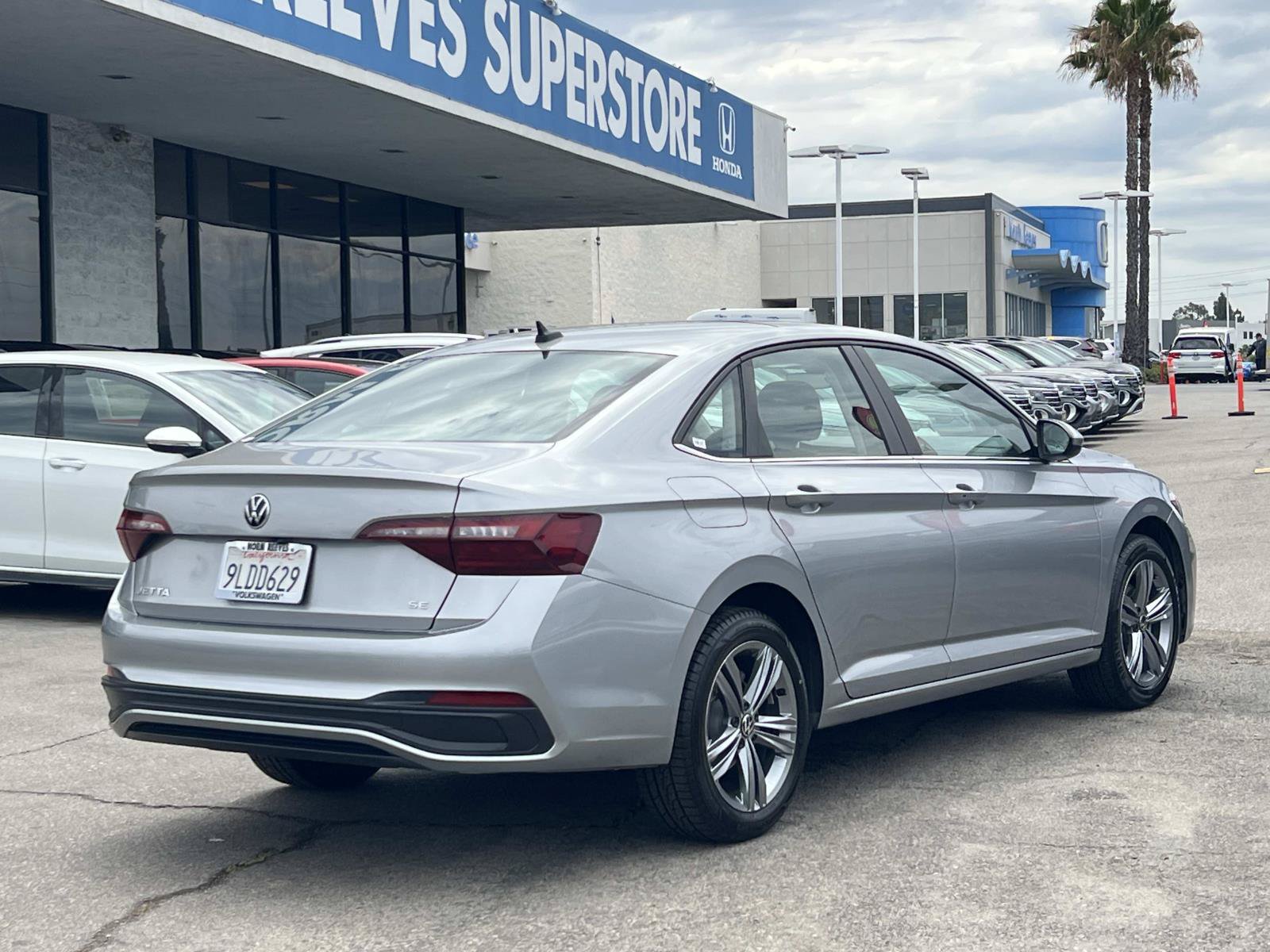 Certified 2024 Volkswagen Jetta SE FWD image 24